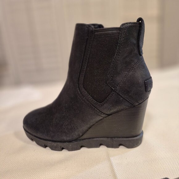 SOREL Heeled Ankle Boots - Picture 3 of 14